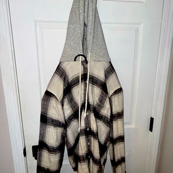 American Eagle button up - Picture 2 of 3